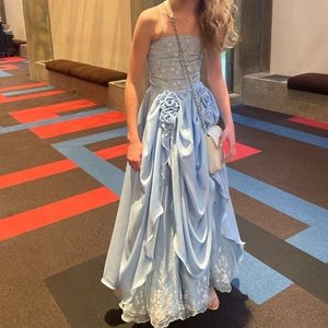Light blue party evening dance Disney trip photo shoot gown girls approx 8/10